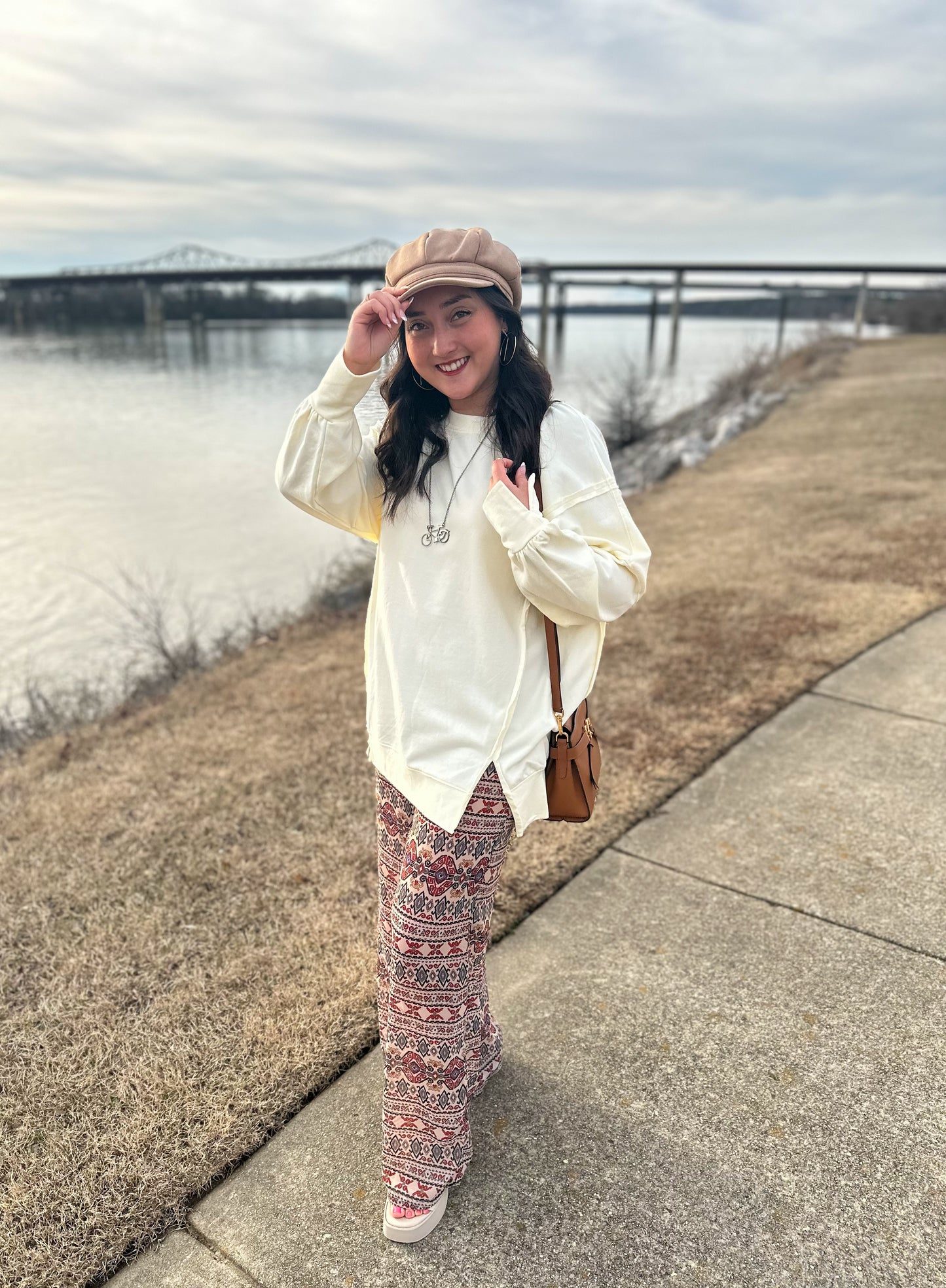 Ivory oversized sweatshirt with side slits